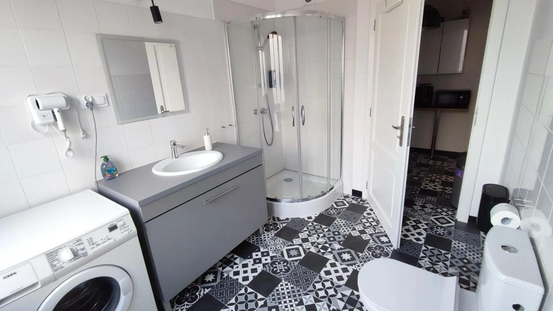 Centrum Poznania Mtp - 96 M2, 3 Lazienki Poznan