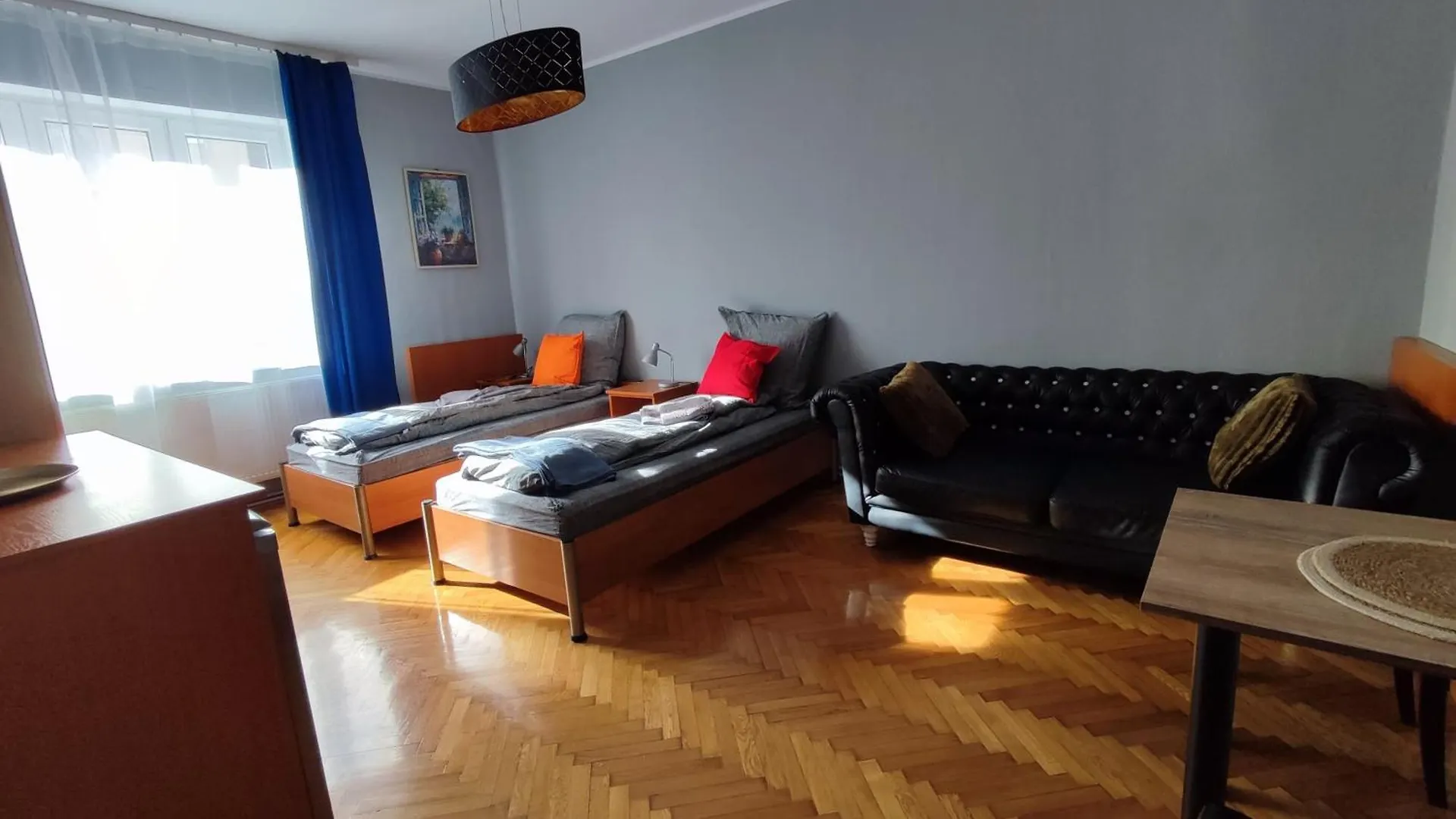 Centrum Poznania Mtp - 96 M2, 3 Lazienki 0*, Poznan